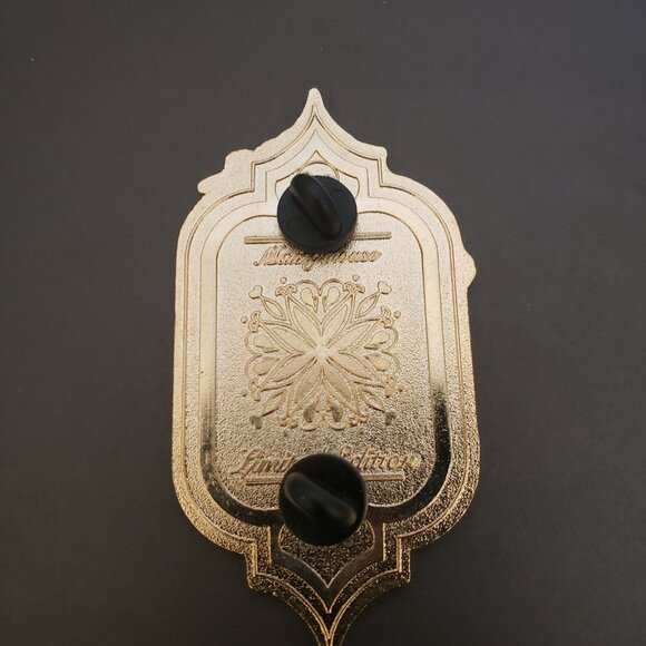 Ningguang Malingmouse Long Enamel Pin - Picture 2 of 2